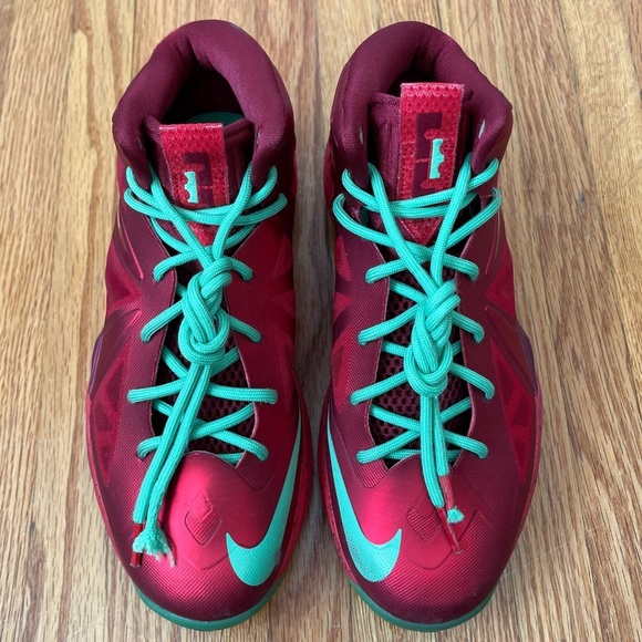 LeBron 10 'Christmas' Sneakers - Picture 1 of 5
